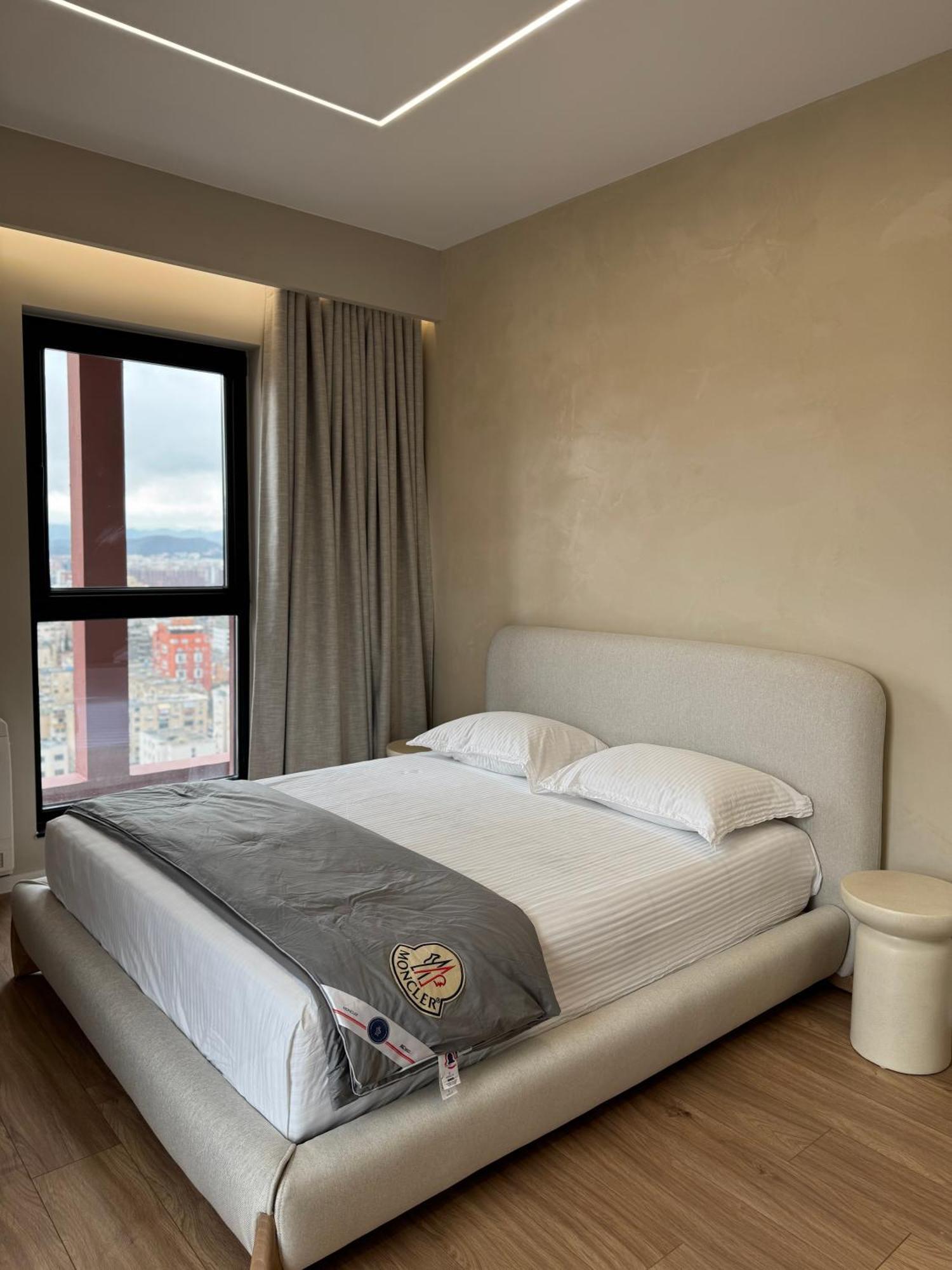 Square Inn Garden Aparthotel Tiranë Eksteriør bilde