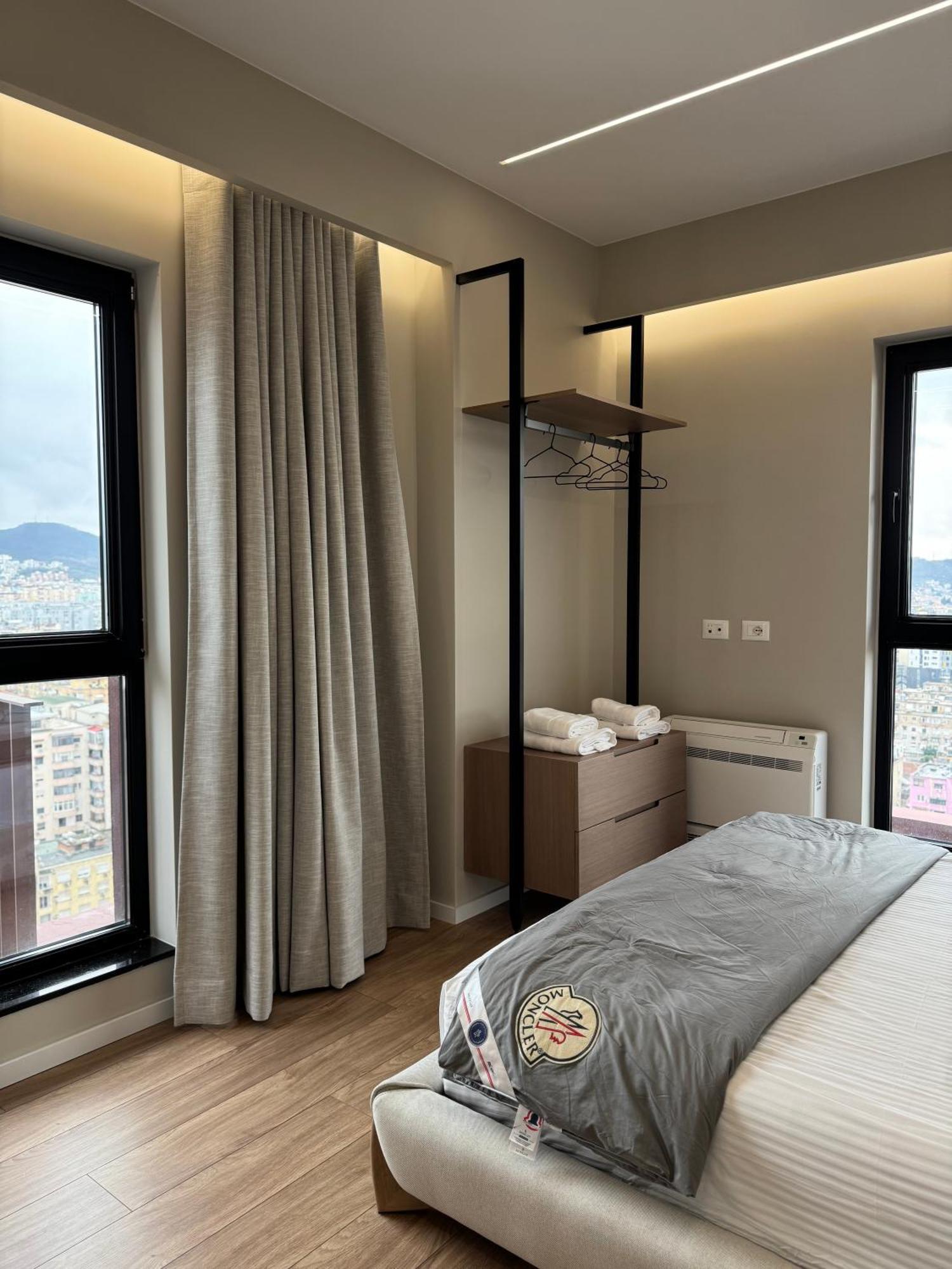 Square Inn Garden Aparthotel Tiranë Eksteriør bilde