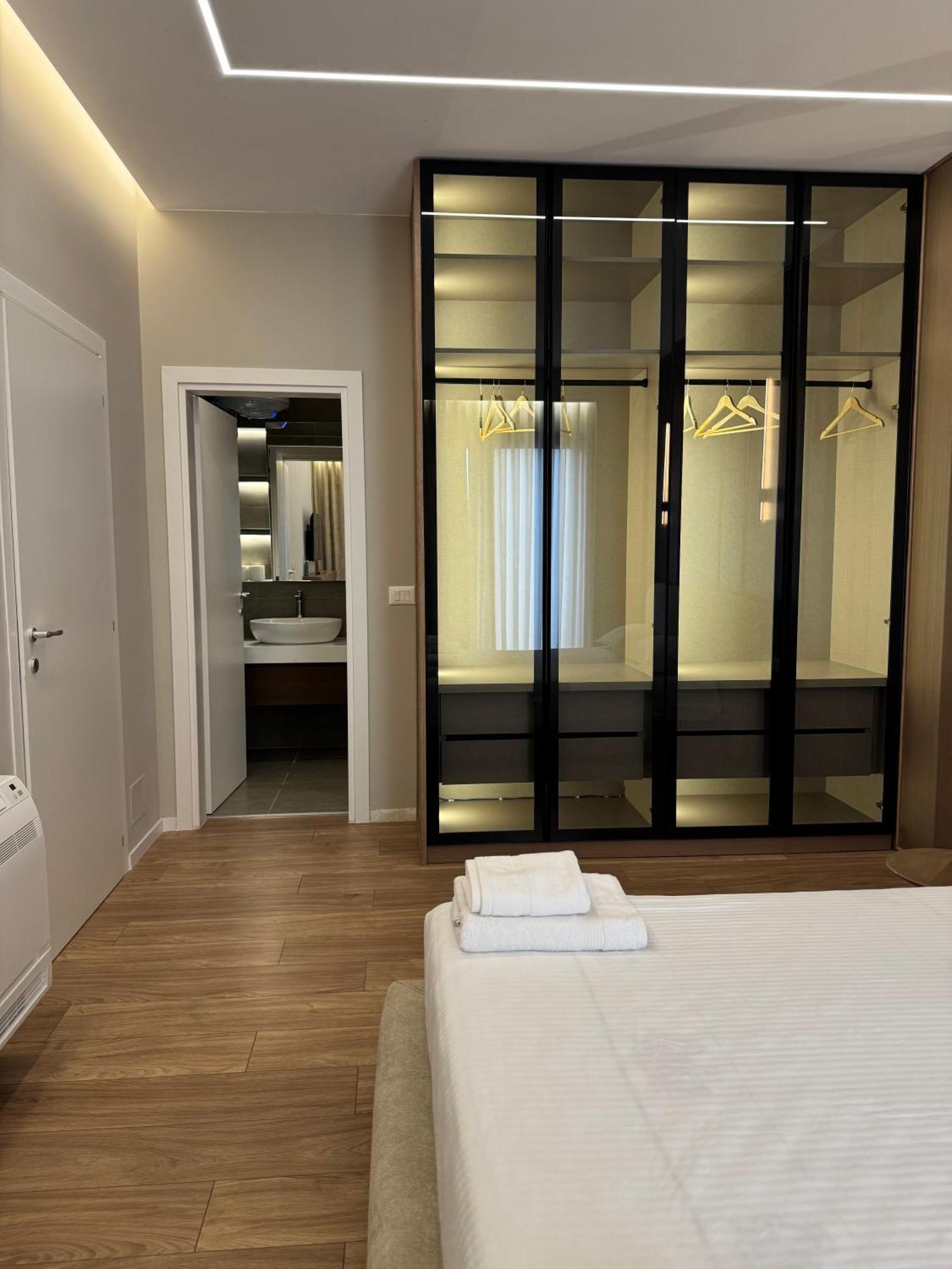 Square Inn Garden Aparthotel Tiranë Eksteriør bilde