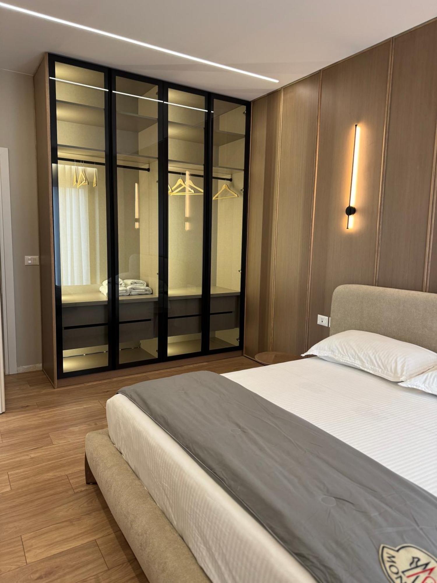 Square Inn Garden Aparthotel Tiranë Eksteriør bilde